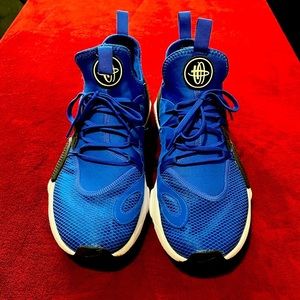 Nike Huarache
E.D.G.E. TXT